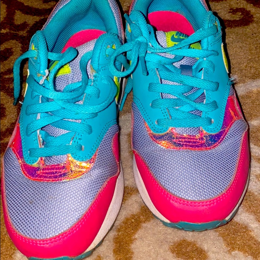 Nike air max needs cleaning FIRM